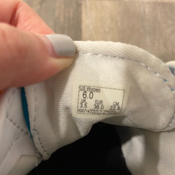 Women’s Vans - Picture 3 of 3